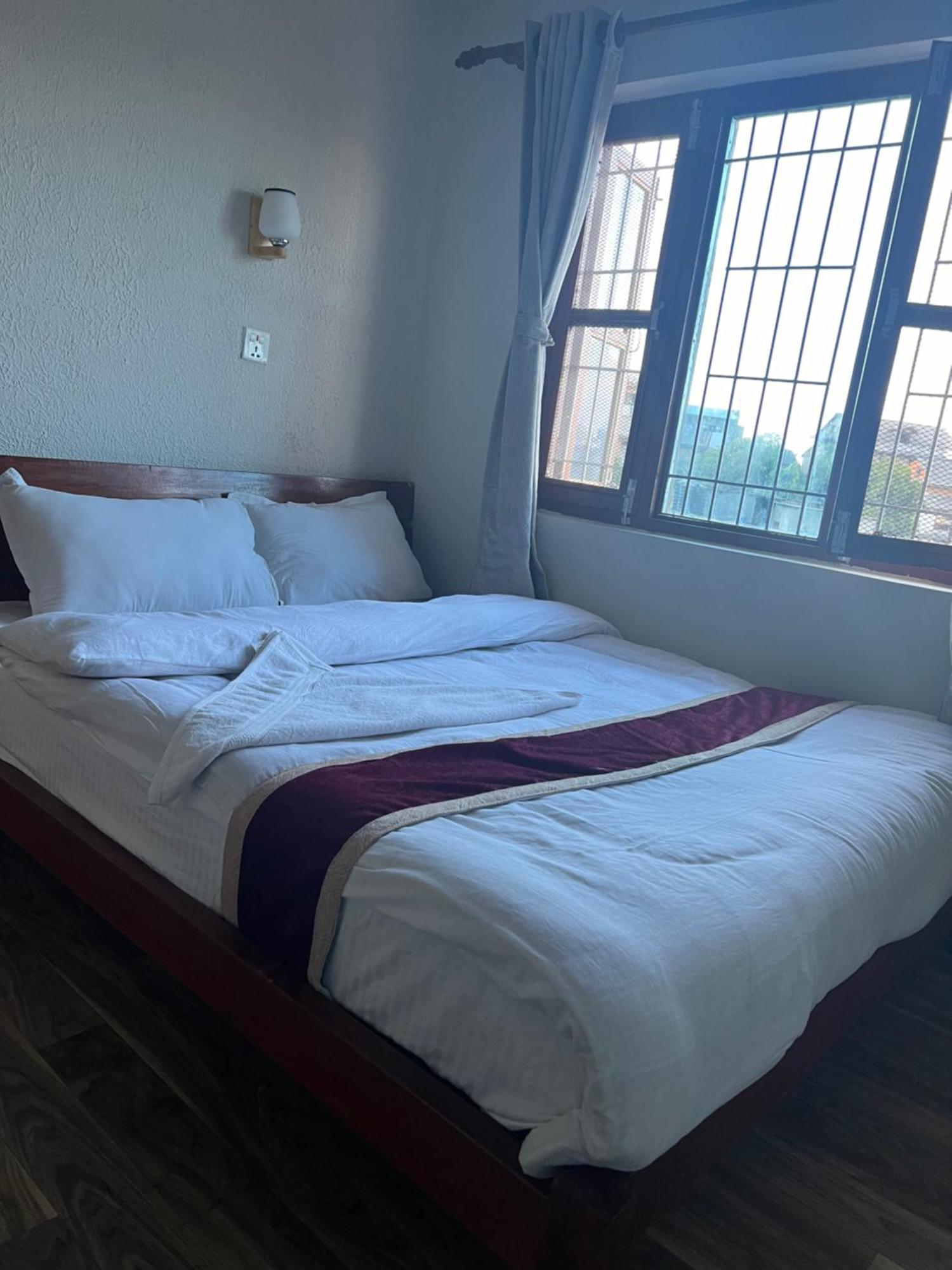 Bandipur Samira Homestay & Mountain View Restaurant ภายนอก รูปภาพ