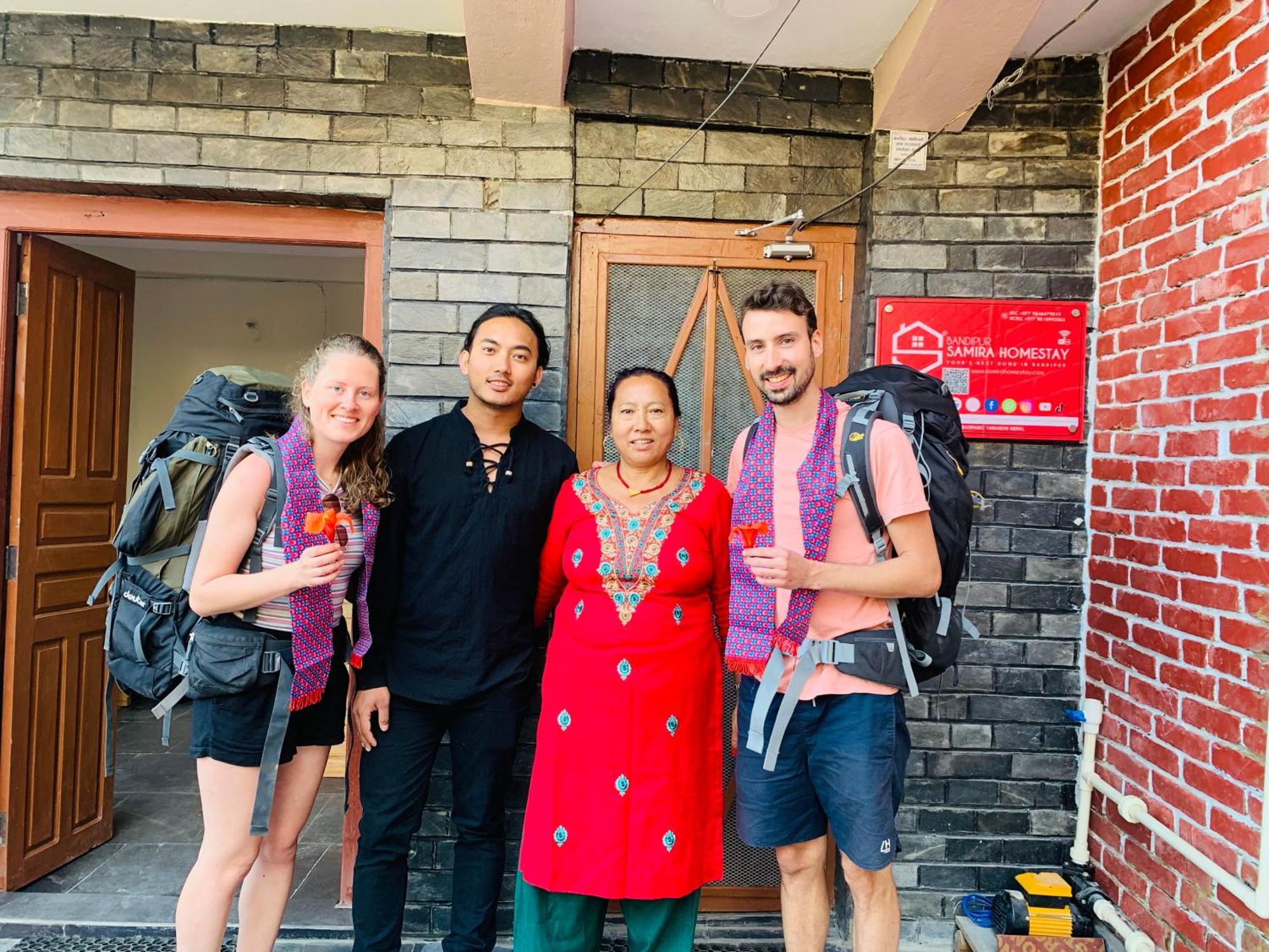 Bandipur Samira Homestay & Mountain View Restaurant ภายนอก รูปภาพ