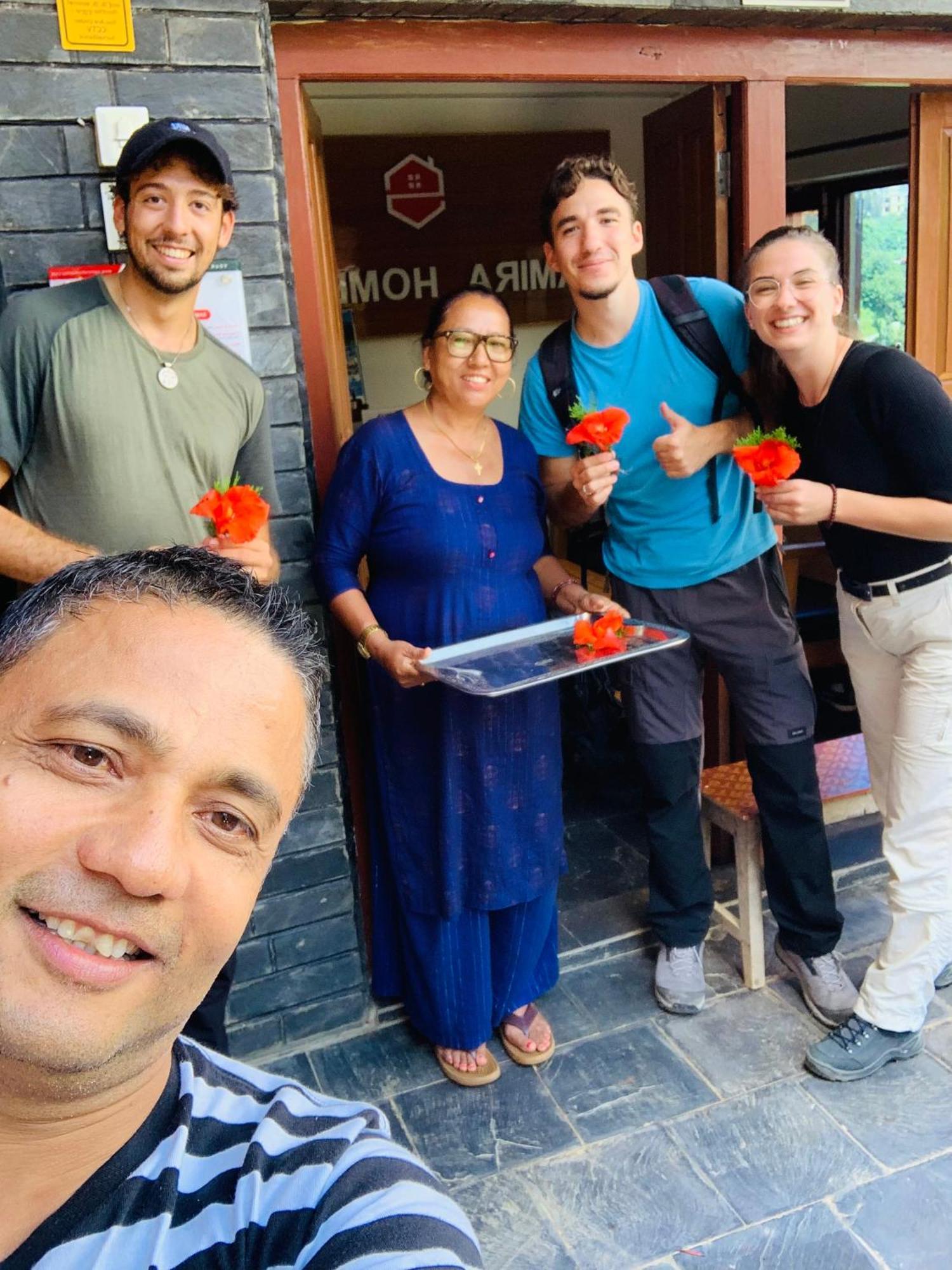 Bandipur Samira Homestay & Mountain View Restaurant ภายนอก รูปภาพ
