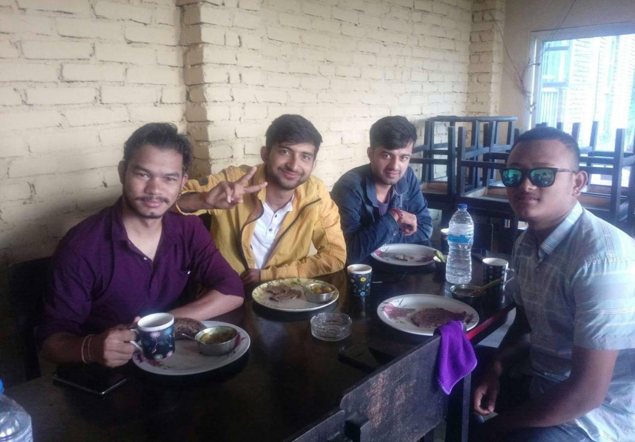 Bandipur Samira Homestay & Mountain View Restaurant ภายนอก รูปภาพ